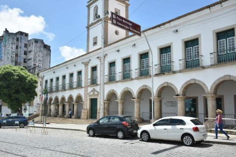 Prisão preventiva de Bolsonaro divide opiniões na Câmara de Salvador