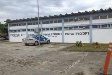 Motorista do DPT é preso suspeito de roubar drogas apreendidas em rabecão na Bahia