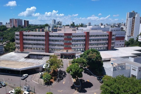 Mulher é atacada pelo companheiro com golpes de faca em Salvador