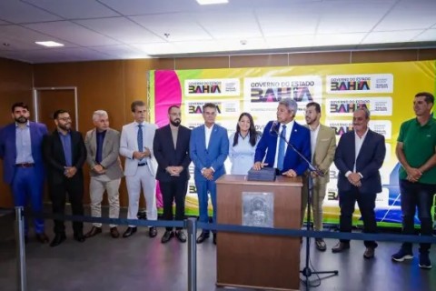 Jerônimo Rodrigues firma convênios para fortalecer a educação em 14 municípios baianos